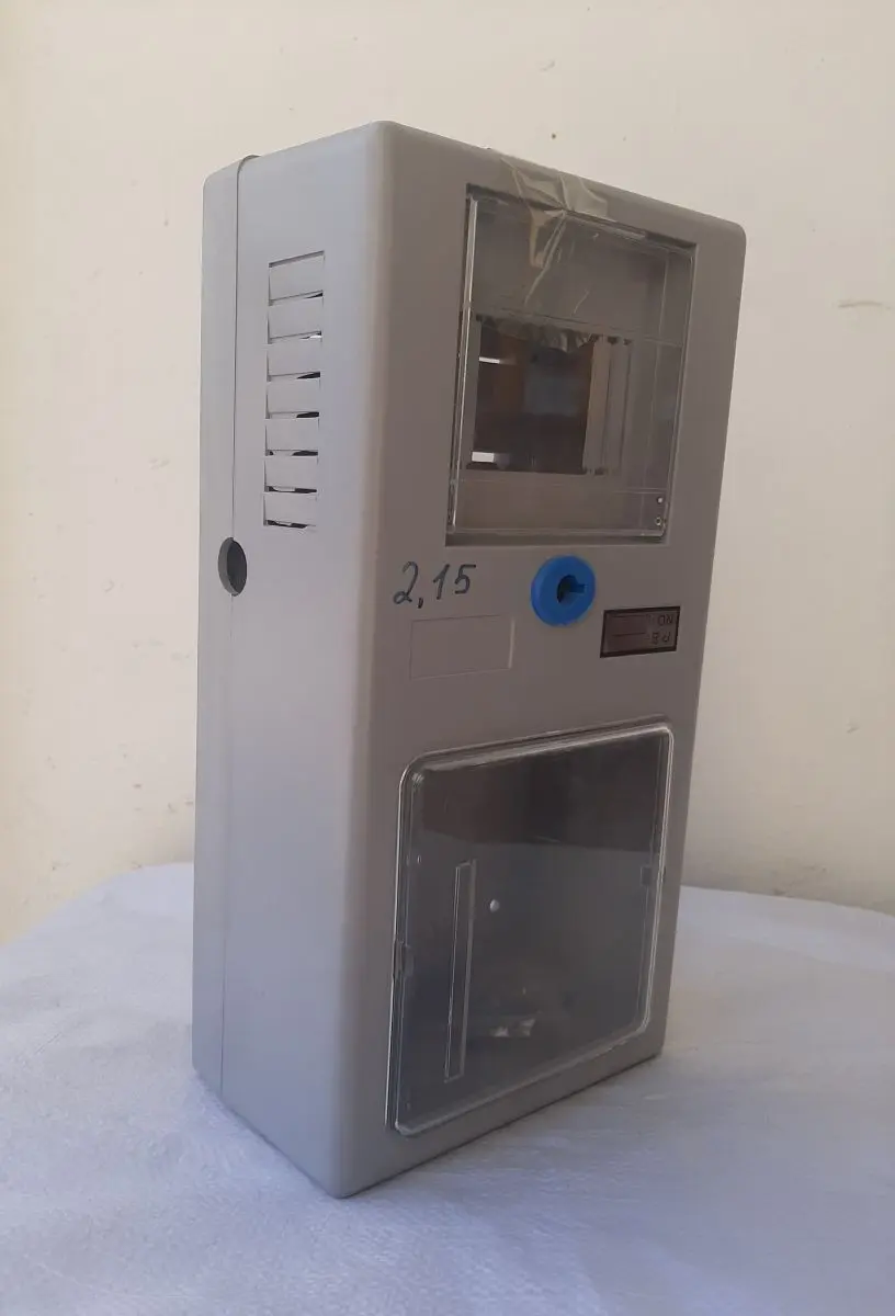 Маленький пластиковый щит легкий и прочный