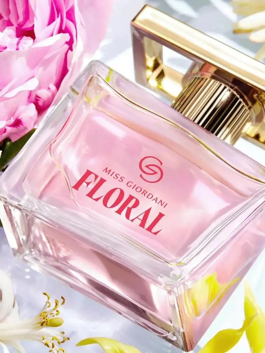 Oriflame 47514 | Aýal-gyzlar üçin parfýumeriýa suwy «Miss Giordani Floral» 50 ml Gülli