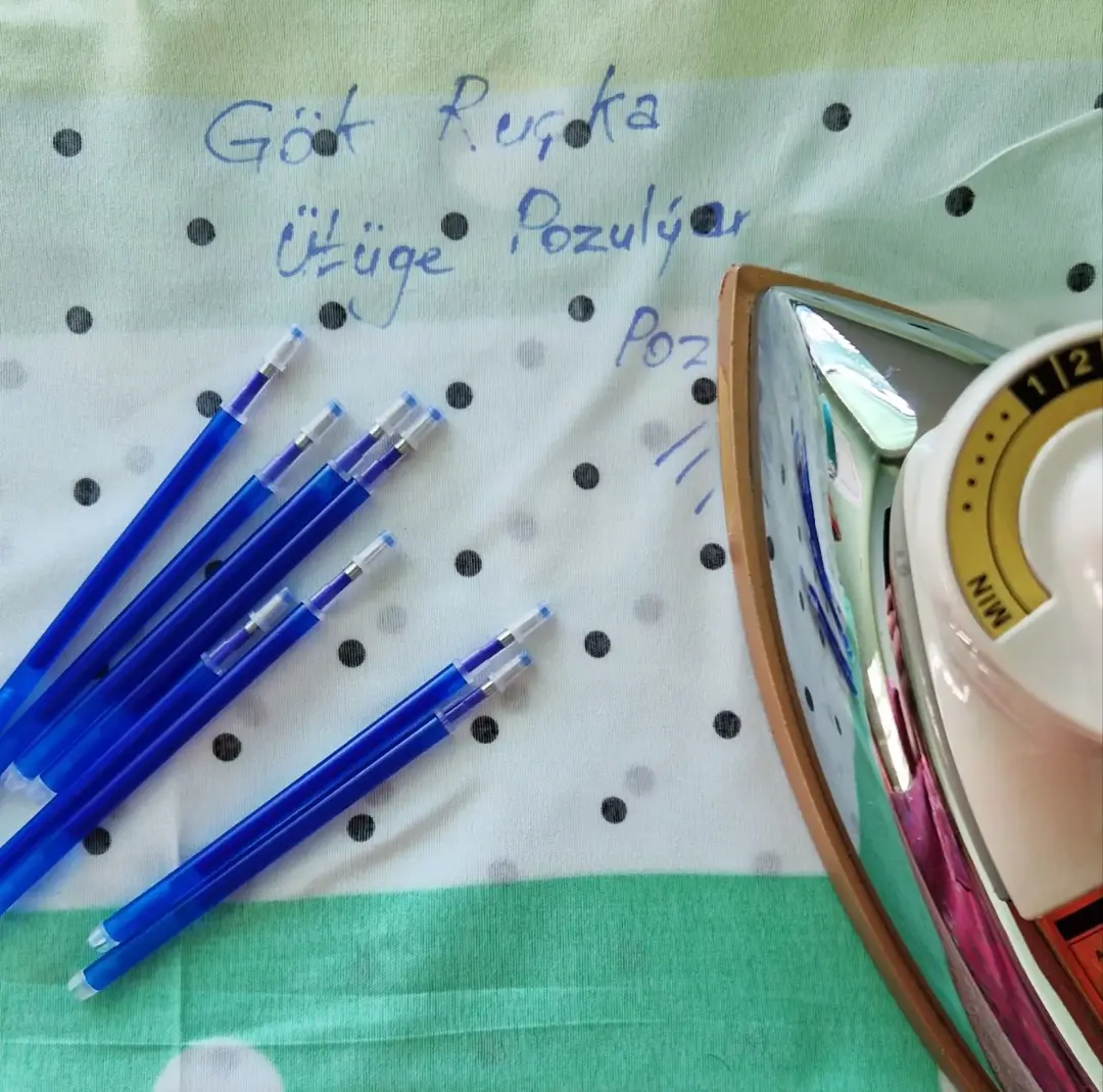 Gök ruçkanyň sterženi (ütüge pozulýan, ýaka çyzmak üçin)